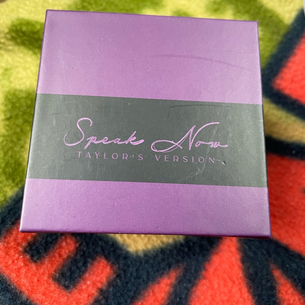 SOLDTaylor Swift Official Speak Now ๐ bell necklace *New* - Picture 4 of 9